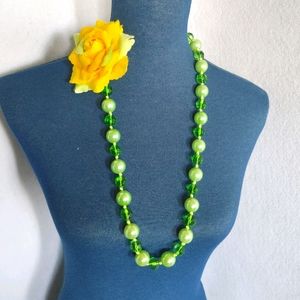 Green Pearl Crystal Tie Necklace w/ Yellow Flower